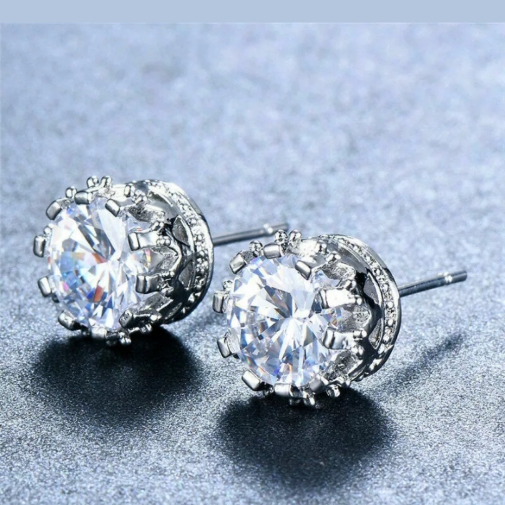 5mm 👑 round 3D stud earrings